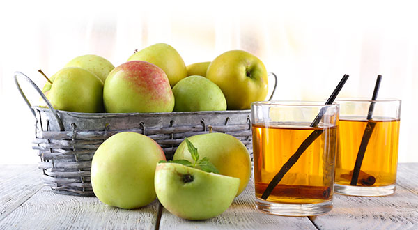 Vinegar and Green Apple Fruit